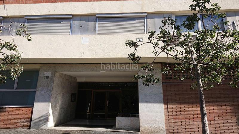 Foto b1af4f59-d4a3-4cb7-b2bd-d9fbc9a1e107. Locale commerciale in rambla badal in La Bordeta Barcelona