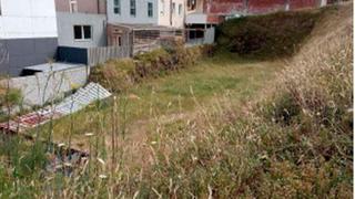 Terrain résidentiel à Canido. Suelo ubicado en malpica de bergantiños.parte del terreno se cla