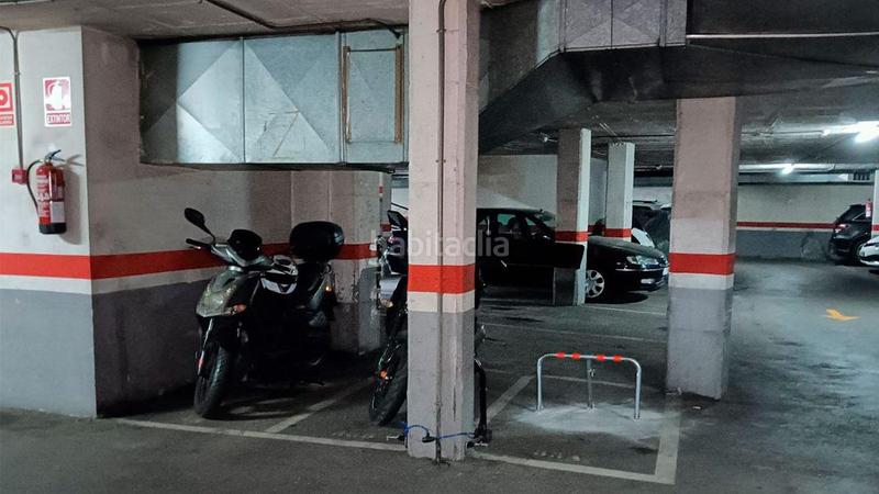 Foto 59c8d142-5bbf-4299-93e3-349719c05508. Aparcament cotxe a casanovas 65 a Centre Hospitalet de Llobregat (L´)