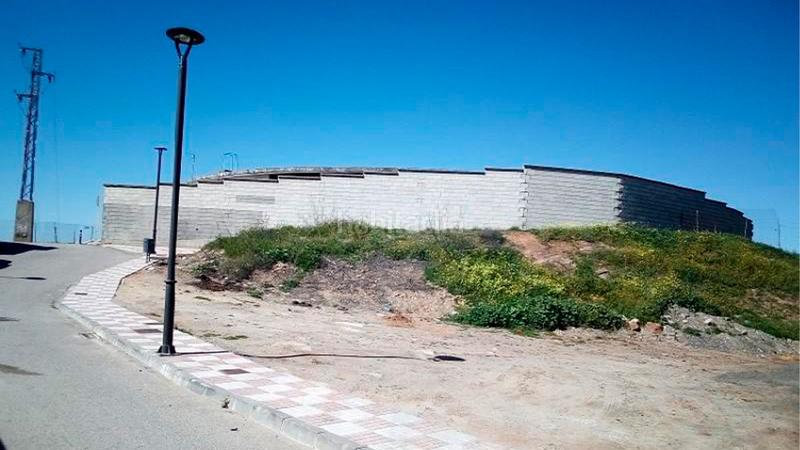 Foto fea227c1-f3ff-4a20-b4f2-ede0bf98f5fe. Terreny residencial a viario 4 de la ue 17-c a Carolina (La)