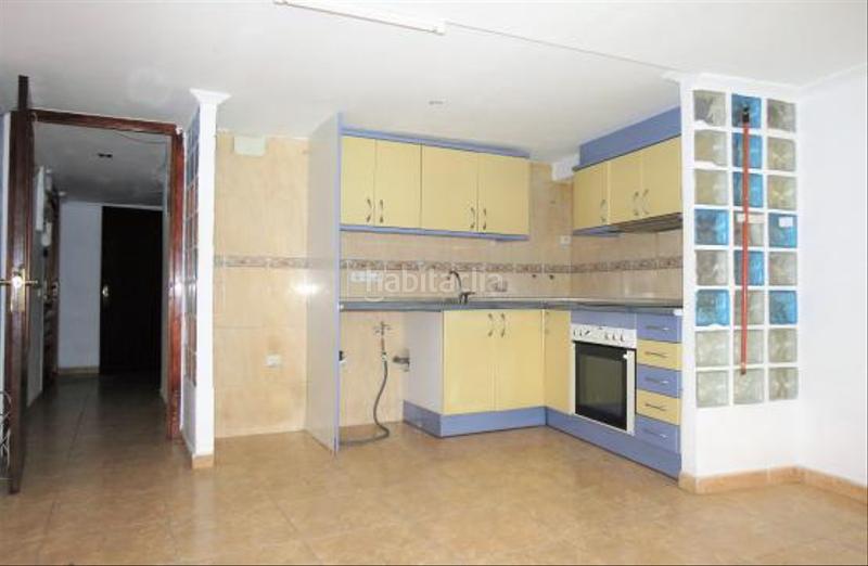 Foto 3d135ca4-9a36-4cfb-823c-e0bf1ca8cfa8. Piso en abat escarre pl.entresuelo 12 piso en venta en arbós tarragona. superficie de 72m2 distribuidos en 2 habitaciones, con 1 baño, cocina americana amueblada y saló en Arboç (L´)