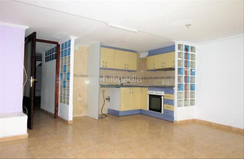 Foto 5b26b1c2-61d3-48f2-8155-0577643fdf34. Piso en abat escarre pl.entresuelo 12 piso en venta en arbós tarragona. superficie de 72m2 distribuidos en 2 habitaciones, con 1 baño, cocina americana amueblada y saló en Arboç (L´)