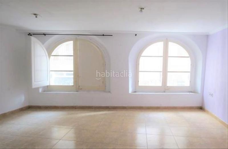 Foto 962703df-5790-45ba-aaef-d0d2e37ea842. Piso en abat escarre pl.entresuelo 12 piso en venta en arbós tarragona. superficie de 72m2 distribuidos en 2 habitaciones, con 1 baño, cocina americana amueblada y saló en Arboç (L´)