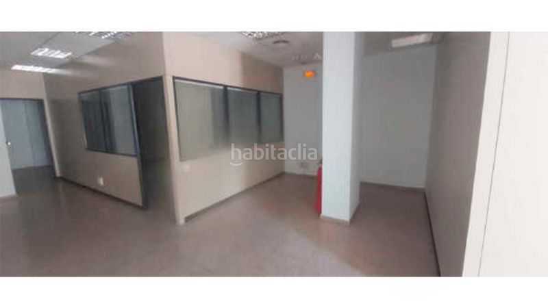 Foto 4d04b633-88ac-41b7-bebe-ba06a5acf72e. Local comercial a iunión de festejos 1 a Petrer