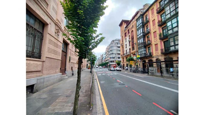 Foto f77894de-cb5d-4c68-a573-7476c633647e. Local commercial dans juan ajuriaguerra 19 dans Abandoibarra - Guggenheim Bilbao