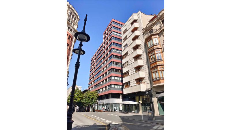 Foto 036e29b8-4904-4880-9e88-82eed057de25. Local comercial a begoña 62 a Centro Gijón