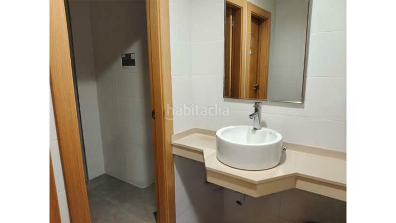 Foto 6e5b03e5-68cd-4517-8562-11887fcca60f. Local comercial a begoña 62 a Centro Gijón