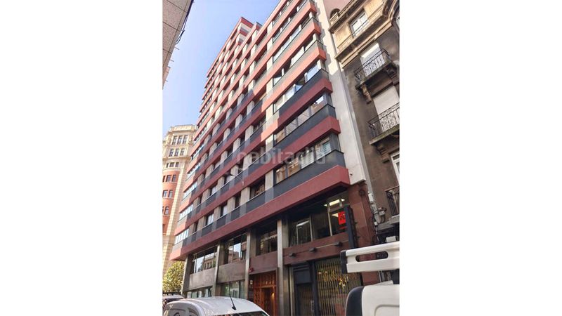 Foto aed99cba-b763-4e6d-8a9e-597acc1ca580. Local comercial a begoña 62 a Centro Gijón