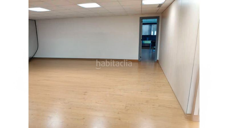 Foto b771e09d-8865-4970-a0c7-c65b3d92bebe. Local comercial a begoña 62 a Centro Gijón