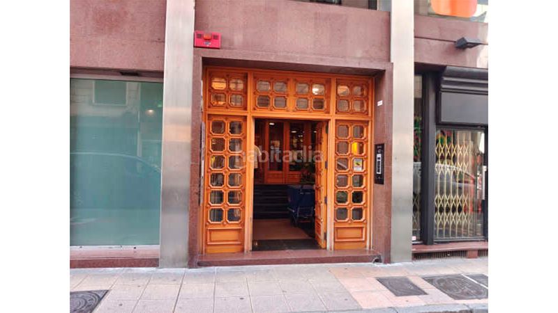 Foto f7ce3c7d-b99a-4819-810e-b88c14091760. Local comercial a begoña 62 a Centro Gijón