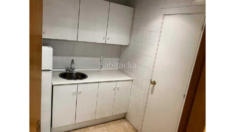 Foto b1ef3ff2-ef97-4885-bfaa-297c2a912e3d. Local comercial a duques de najera 13 a Jesuitas Logroño