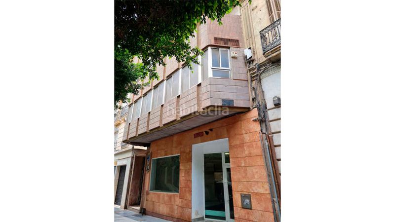 Foto c51e7e14-7e60-4aa2-9e48-5561aed65a75. Oficina en almeria 52 gran oportunidad de comprar una oficina en la localidad . con una superficie de 169m. este espacio ofrece el en Almería