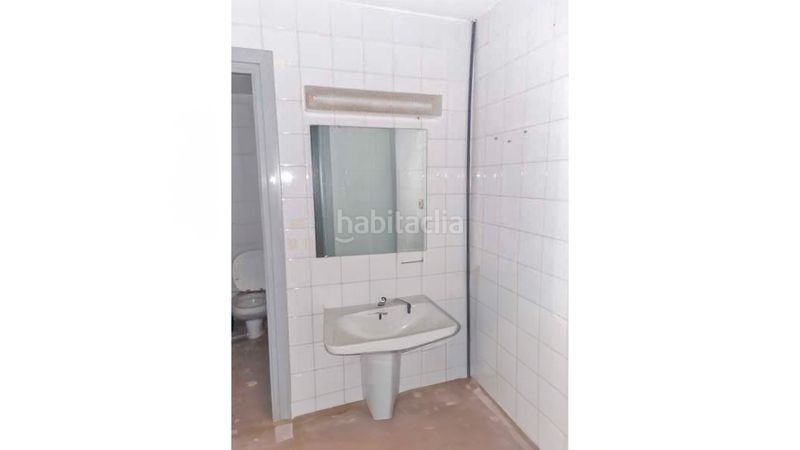 Foto e03a2602-4d9a-4315-982e-661a76a8d3c5. Oficina en almeria 52 gran oportunidad de comprar una oficina en la localidad . con una superficie de 169m. este espacio ofrece el en Almería