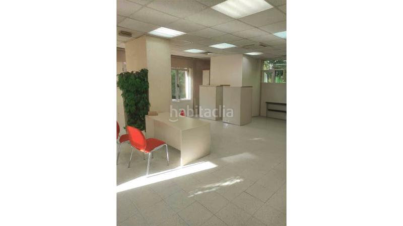 Foto 04cb833c-7c9a-4a8e-b32b-c4629e79a86d. Bureau dans enrique segura otaño 11 dans Pardaleras Badajoz