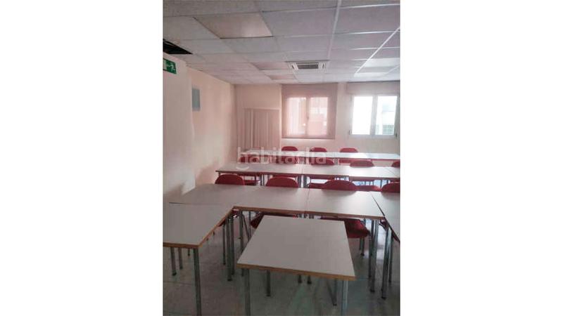 Foto c957eaaa-ad2d-44d1-bc21-2a3378ff8b26. Bureau dans enrique segura otaño 11 dans Pardaleras Badajoz