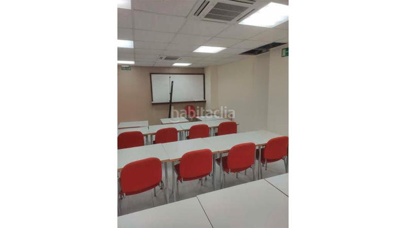 Foto e9d5aed4-83fc-4cc7-afa1-0f8e7b28fd60. Bureau dans enrique segura otaño 11 dans Pardaleras Badajoz