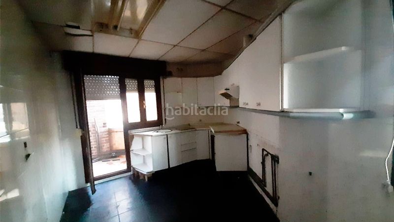 Foto 182deae4-59c6-4b6c-b4d0-f770916c53c7. Piso en pl. polideportivo excelente oportunidad para adquirir una casa en venta en la localidad de la robla en león. no dejes pasar esta gran ocasión de adq en Robla (La)