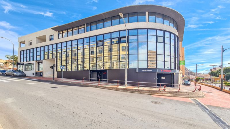 Foto fda912f5-cf4c-4140-aa41-7c8df142809c. Oficina en avenida santa fe 4 gran oportunidad de comprar una oficina en la localidad en almería. con una superficie de 76 m. esta oficina po en Roquetas de Mar