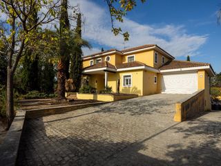 House en Hijuela 2. Exclusividad y lujo en villaviciosa de od�n una propiedad incomp