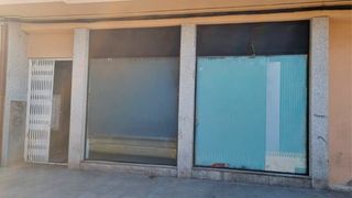 Local Comercial a Monturiol 17. Alquiladolocal comercial en la localidad de calafell en tarragon