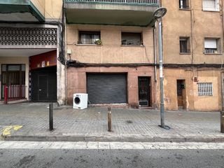 Local Comercial a Pablo pifarre 98. Gran oportunidad de comprar un local comercial en la localidad d
