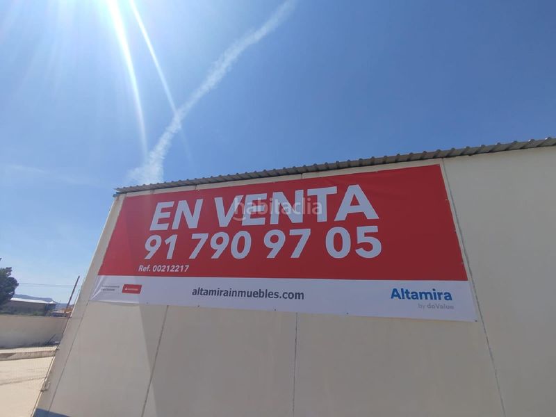 Foto f3d4bdc2-1ca2-4c65-8dd2-bc2687a77b0c. Fabrikhalle in la alqueria in Jumilla