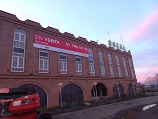 Edifici a Leon-benavente 12. Hotel en venta en  la localidad de onzonilla en león. con una su