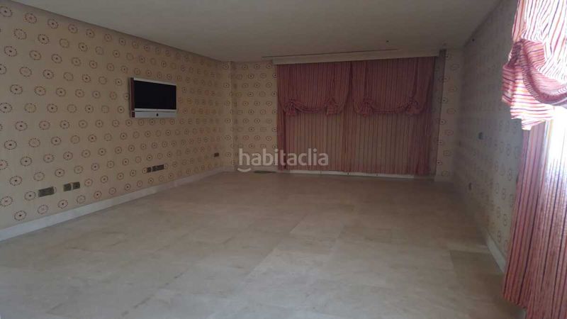 Foto b35ab057-633b-4fb9-a3ee-21ce4b508647. Xalet a rupert chapi 2 a Park Nord - Casona Gandia