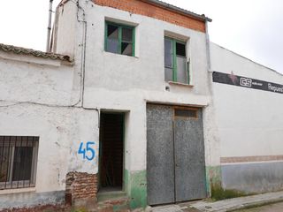 Xalet  Puente 45. Gran oportunidad de comprar una vivienda en la localidad de niev