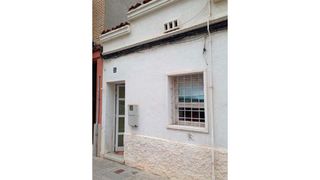 Flat  Calle font dels capellans 35. Gran oportunidad de comprar un piso de tres habitaciones en la l