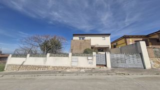 Chalet  C/ ramon y cajal, nº 3, parc.d 3. Gran oportunidad de comprar una casa  en la localidad de lucillo