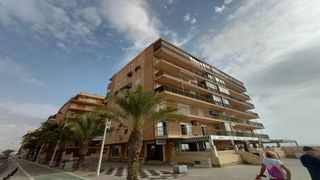 Pis a San bartolome tirajana 13. Gran oportunidad de comprar un piso de  tres habitaciones en la