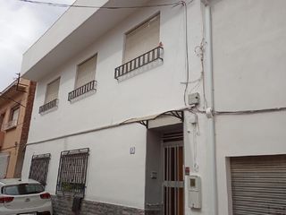 Appartement à Cl pablo neruda 2. Gran oportunidad de comprar una vivienda en la localidad de lorq