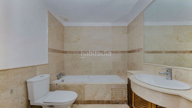 Foto 78aedc03-2b54-4f47-90fd-f33c3389a644. Piso en urbaniz. altavista descripción vivienda en san roque. vivienda tipo dúplex situada en la urbanización altavista de alcaidesa, en san roque cádiz. con en La Alcaidesa
