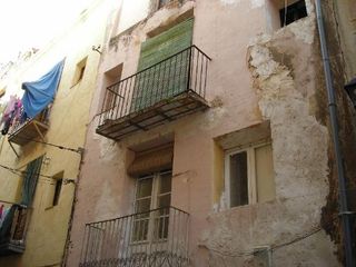 Business premise in Sant domenech 17. Local comercial en la localidad de tortosa en tarragona. con una