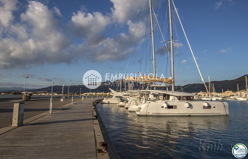 Foto 255f34af-85e5-4622-95ec-141e2395c956. Apartament a calle merce rodoreda a Puig Rom-Canyelles-Almadrava Roses