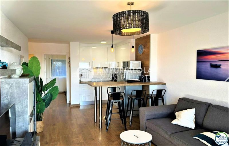 Foto f88bcc7d-ca20-475f-9c7d-6008ad789a6e. Apartament a calle merce rodoreda a Puig Rom-Canyelles-Almadrava Roses