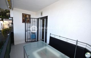 Apartament a Calle manuel milà i fontanals. Rosesllosa apartamento con vistas al mar en venta
