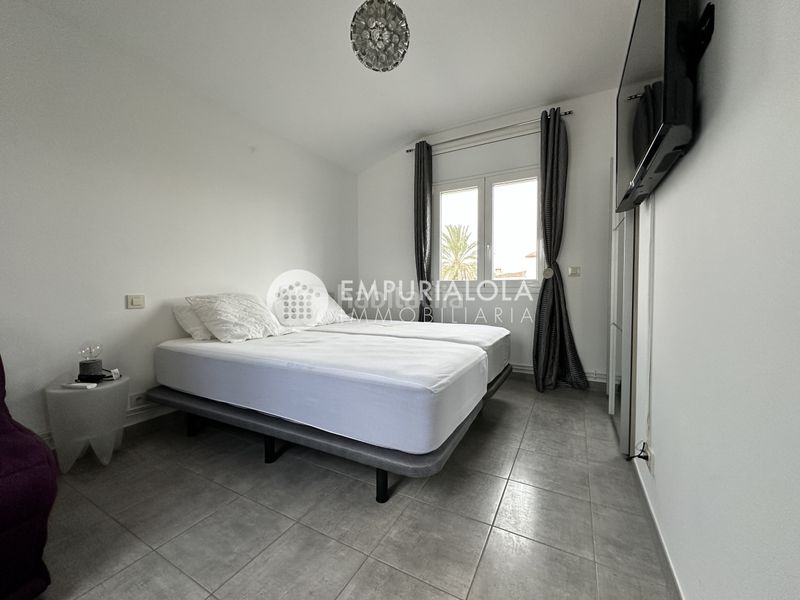 Foto cc77dc91-62aa-47a3-a5bd-df0b9126d467. Xalet a sc norfeu a Cap Ras - Creus - Falconera Empuriabrava
