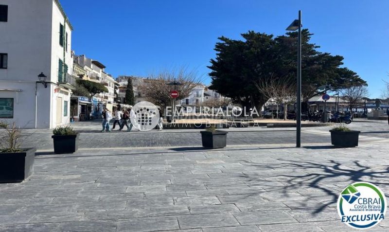 Foto 176a6752-52ae-4d2b-8ed7-43c4ed433e19. Apartament a avenida caritat serinyana a Cadaqués
