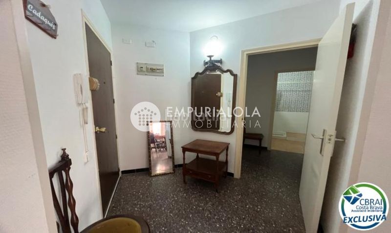 Foto 5e1e1dff-a9e2-4e30-b65d-663799f472a6. Apartament a avenida caritat serinyana a Cadaqués