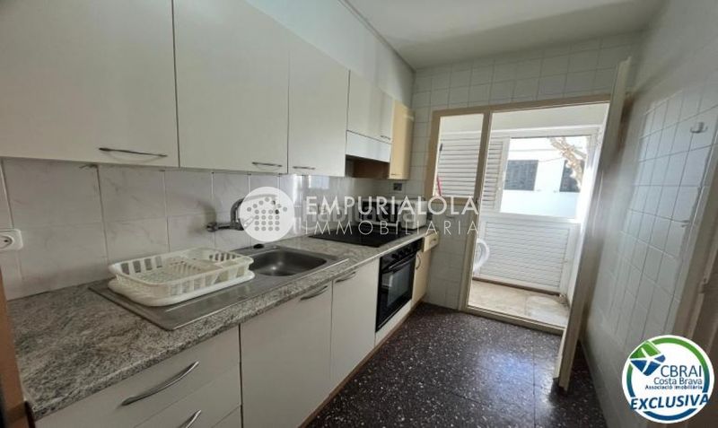 Foto 759dfdfc-4512-45e8-89f7-71de73c2d1ef. Apartament a avenida caritat serinyana a Cadaqués