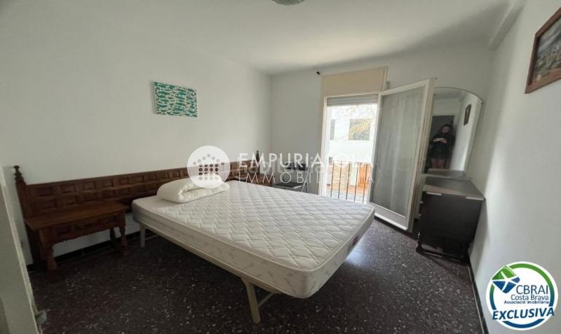 Foto 85c4d8ba-57dd-49b1-adf6-d3fb1dcaf8b7. Apartament a avenida caritat serinyana a Cadaqués
