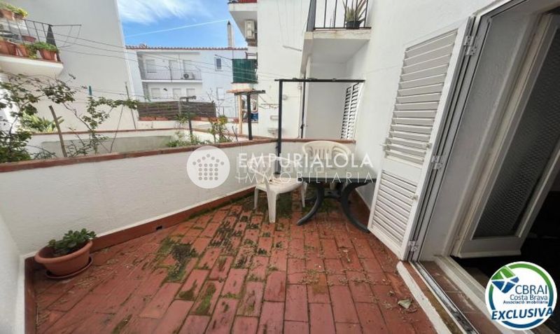Foto e8dd2120-1845-43bd-95b0-f603b78d7d44. Apartament a avenida caritat serinyana a Cadaqués