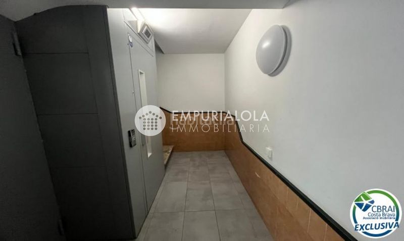 Foto fa9edb27-5559-4426-9b3e-754f1b0d347f. Apartament a avenida caritat serinyana a Cadaqués