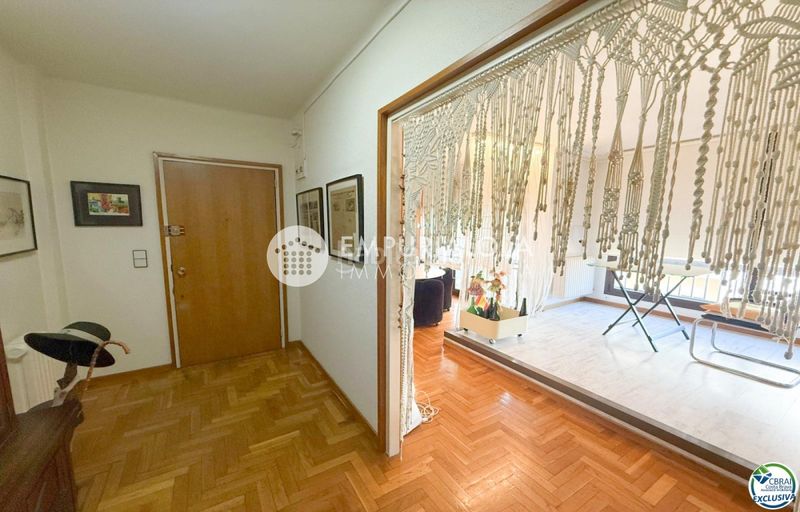 Foto 1287550e-30f8-4e48-8abe-1351acef8457. Apartament a carrer esperanza a Centre Figueres