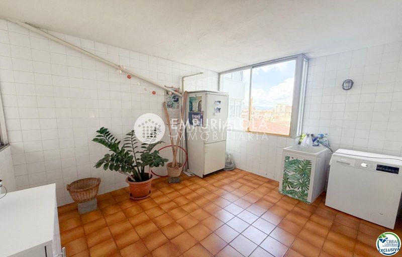 Foto 43544676-025a-4c75-961c-0f7688ab4b7d. Apartament a carrer esperanza a Centre Figueres