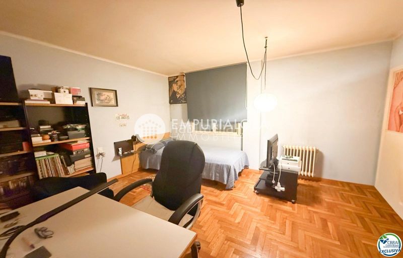 Foto 89042574-2d20-4c5c-8d6d-f95a53a14914. Apartament a carrer esperanza a Centre Figueres