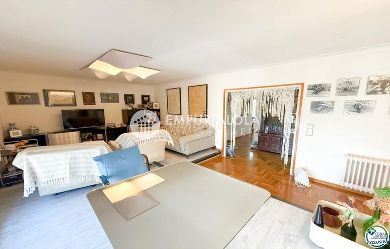 Foto cb3c7304-ab28-46bb-8d17-1bbbb201f050. Apartament a carrer esperanza a Centre Figueres