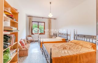 Chalet in Calle de la resclosa. Casa con encanto junto al río en sant llorenç de la muga  ideal